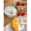 goki Waffeleisen mit Zubehör aus Holz für die Kinderküche